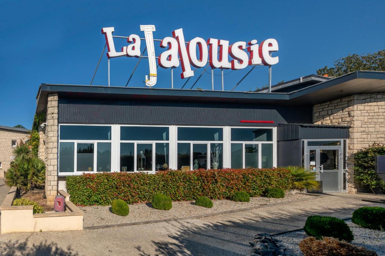 ホテル La Jalousie Saint-Aignan-de-Cramesnil エクステリア 写真